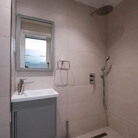 Modern With Resort-style Living * ניקוסיה